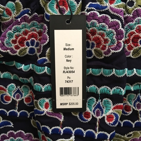 Romeo & Juliet Couture - Picture 5 of 5